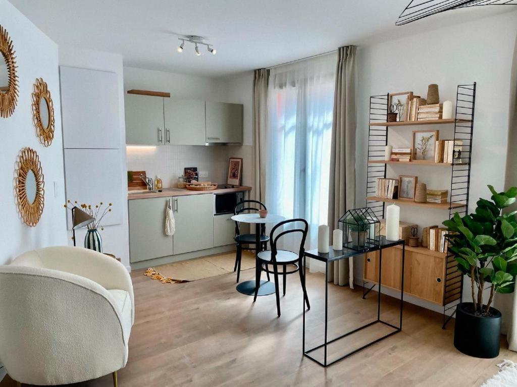 Residence Services Seniors Montana Chartres Esterno foto